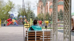 Детскую площадку достраивают в посёлке Приэтокском