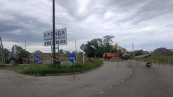 В Георгиевске ограничили движение из-за аварии на канализационном коллекторе