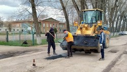 На дорогах Георгиевского округа проводят ямочный ремонт