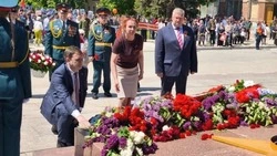 В Георгиевске в память о жертвах войны развернули ленту длиной 700 метров