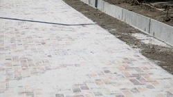 Реконструкция тротуаров проходит на проспекте Мира в Кисловодске