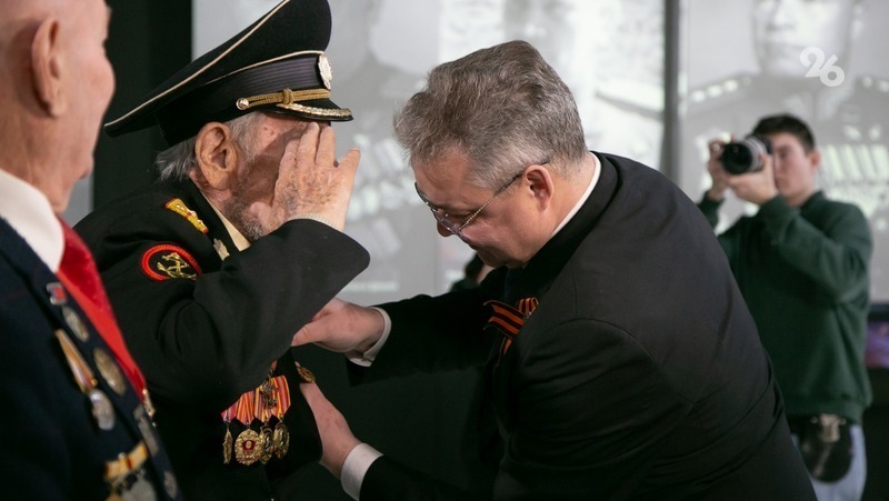 Губернатор вручил ставропольским ветеранам ВОВ медали к 80-летию Победы