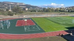 Обустройство спортивного блока завершили в строящейся школе Кисловодска 