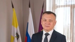 Жительниц Георгиевского округа с 8 Марта поздравил Андрей Зайцев