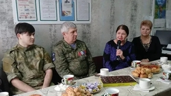 В центре соцобслуживания Новозаведенного поздравили защитников Отечества