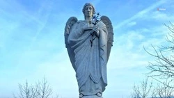 Губернатор Владимиров напомнил землякам смысл празднования Радоницы