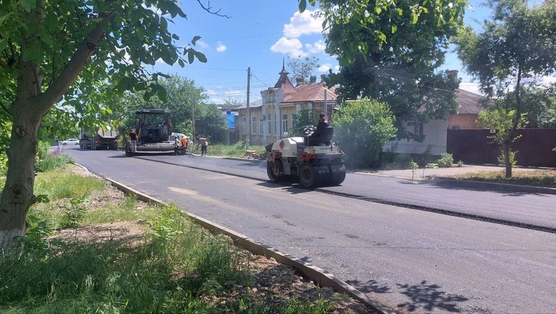 Новый асфальт уложат на 22 улицах Георгиевского округа