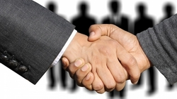 Укрупнение левых: «Справедливая Россия» объединится с непарламентскими партиями