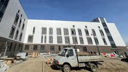 Территорию нового корпуса больницы в Кисловодске начали благоустраивать