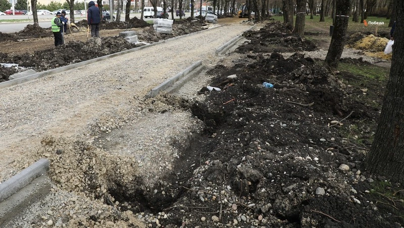 Благоустройство сквера в Георгиевском округе завершат раньше срока