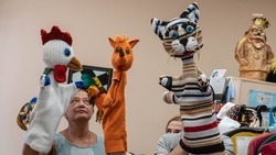 Режиссёр и актёры ставропольского театра связали кукол для своего спектакля